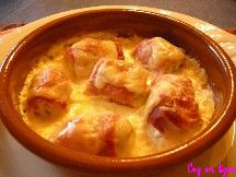 Cur dartichauts en petits rouls au jambon en gratin